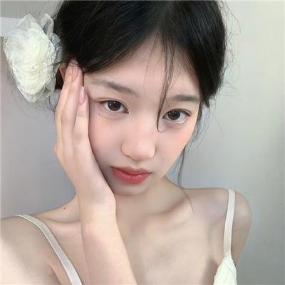 红唇相吻